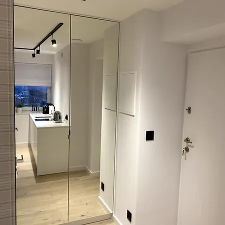 Leo Apartment