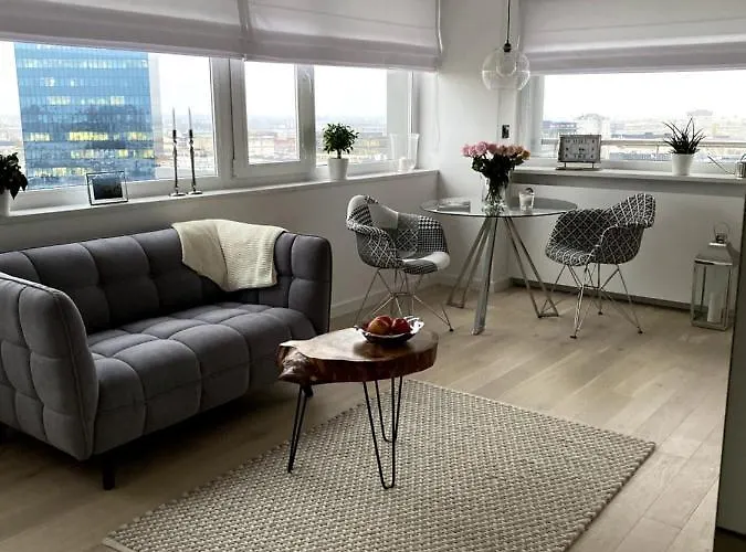 Leo شقة وارسو