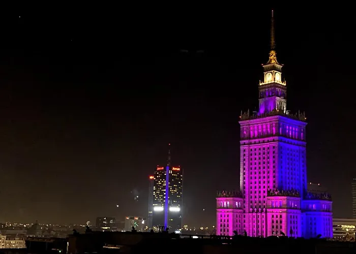 Leo شقة وارسو