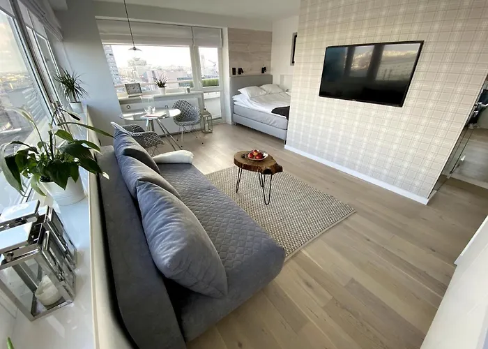 Leo شقة وارسو